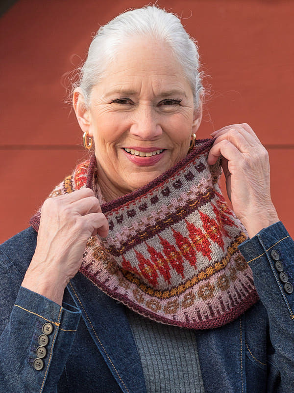 79c309c8f6ab536ae15f965bd19f2d47fff21594_20029383_Carina_Cowl_in_Berroco_Lanas_Light_Downloadable_PDF_Inside_Image_1_1_11