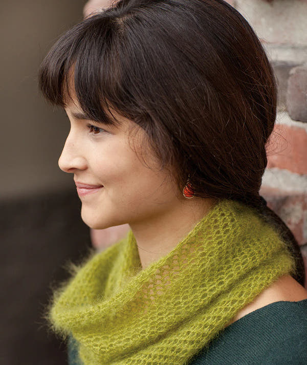 c1f462657be100c322b972dc2979b6319dbbedc0_20035191_Churchmouse_Studio_Crocheted_Moebius_Cowl_in_Rowan_Kidsilk_Haze_PDF_Inside_Image_1_1_11