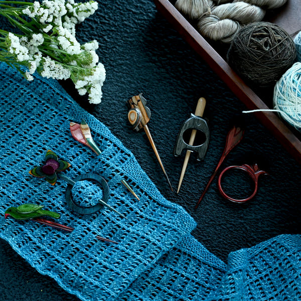 f48d5ff1639ec7f54bbfb3bf14e8ad3f2ae47ed8_30003943_KnitPro_Flora_Symfonie_Shawl_Sticks_Product_Overview_1_1_0